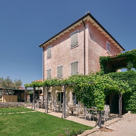 Winery Cuj Bed & Breakfast Vilanija Dış mekan fotoğraf