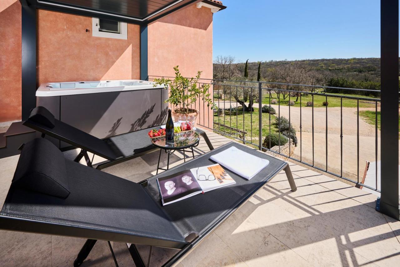 Winery Cuj Bed & Breakfast Vilanija Dış mekan fotoğraf